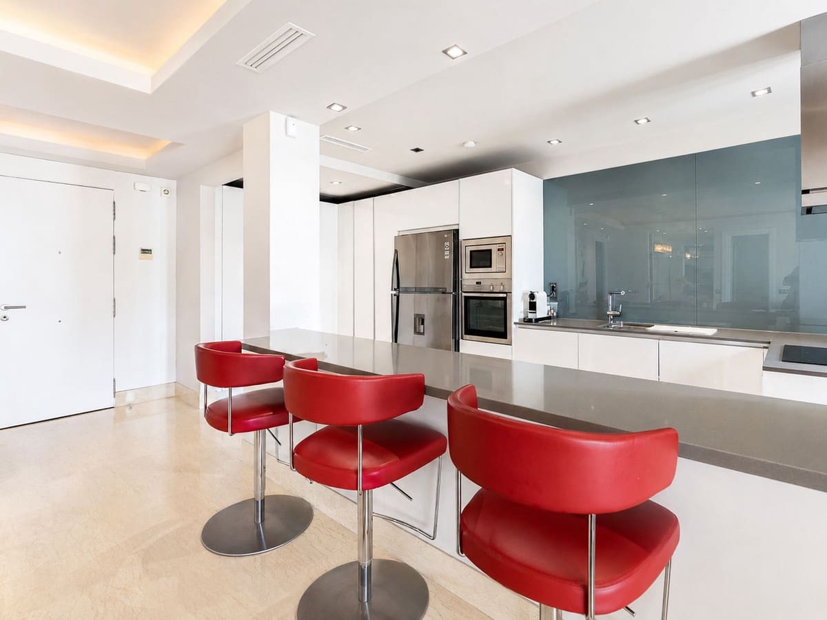 3 Zimmer Apartment zu verkaufen in Benahavis mit Pool Garage - 850.000 € (Ref: 9863516)