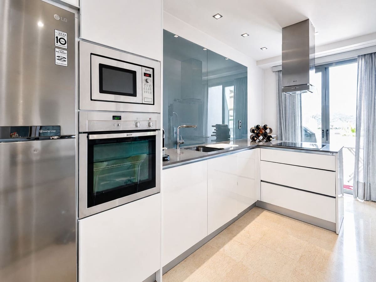 3 Zimmer Apartment zu verkaufen in Benahavis mit Pool Garage - 850.000 € (Ref: 9863516)