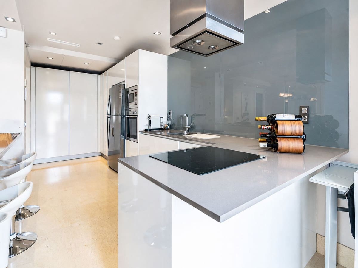 3 Zimmer Apartment zu verkaufen in Benahavis mit Pool Garage - 850.000 € (Ref: 9863516)