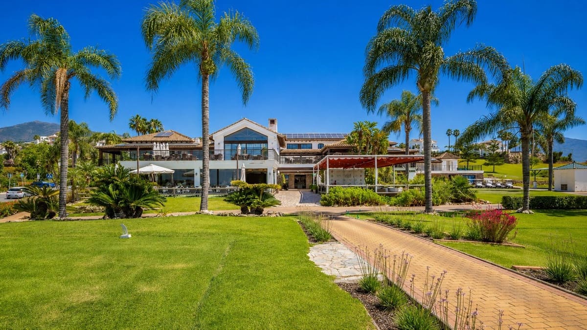 3 Zimmer Apartment zu verkaufen in Benahavis mit Pool Garage - 850.000 € (Ref: 9863516)