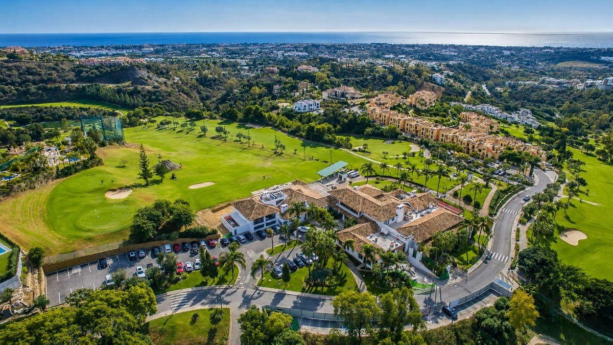3 Zimmer Apartment zu verkaufen in Benahavis mit Pool Garage - 850.000 € (Ref: 9863516)
