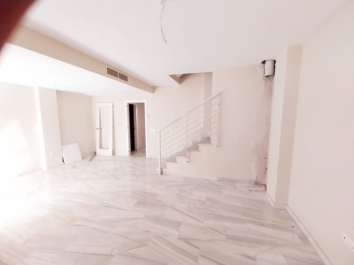 4 soverom Hus til salgs i Calahonda med svømmebasseng garasje - € 639 000 (Ref: 9863555)