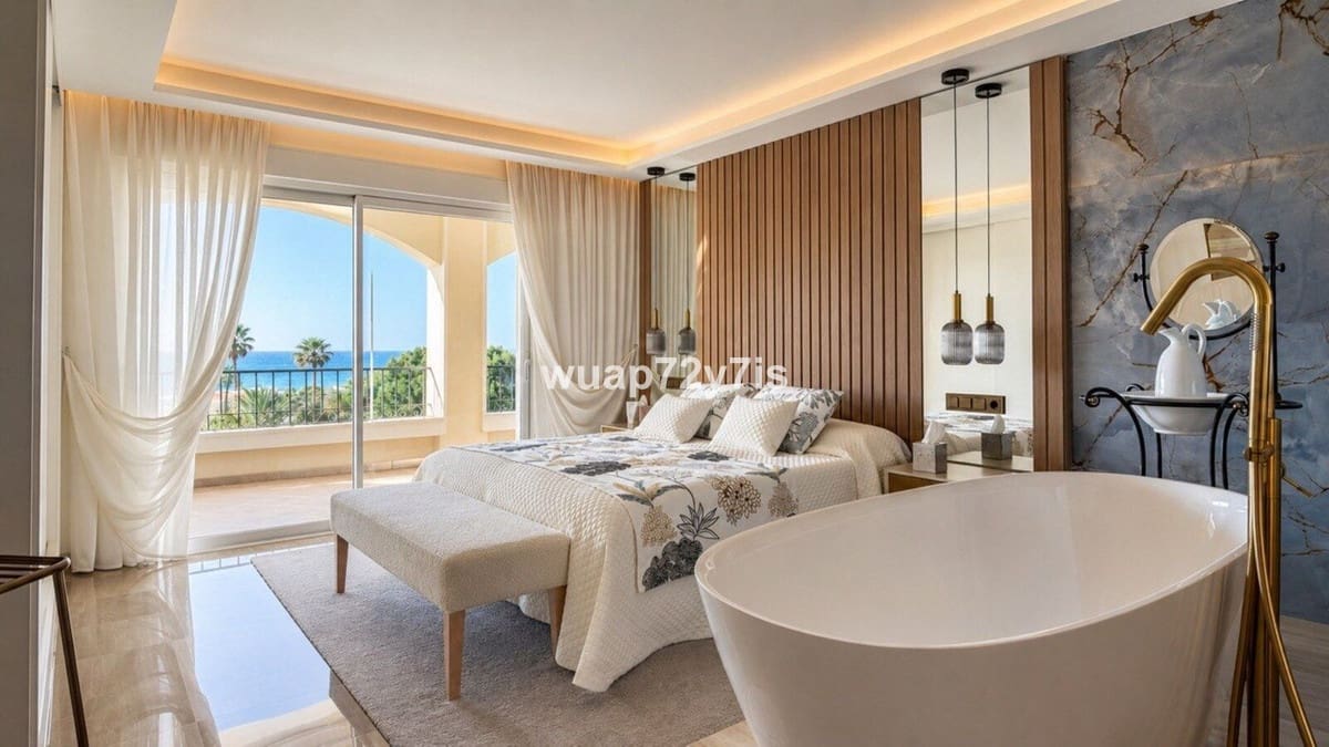 3 quarto Penthouse para venda em Elviria com piscina garagem - 2 200 000 € (Ref: 9863566)