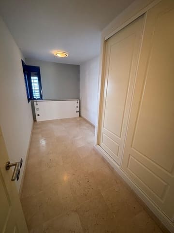 1 slaapkamer Penthouse te koop in Benalmadena Costa, Benalmádena met zwembad garage - € 279.000 (Ref: 9863599)