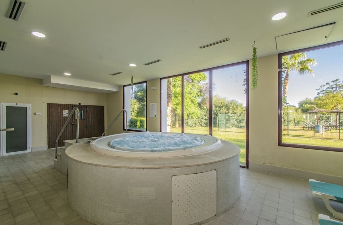 1 chambre Appartement à vendre à New Golden Mile avec piscine garage - 238 000 € (Ref: 9865477)