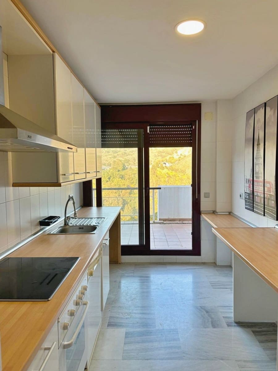 1 chambre Appartement à vendre à New Golden Mile avec piscine garage - 238 000 € (Ref: 9865477)