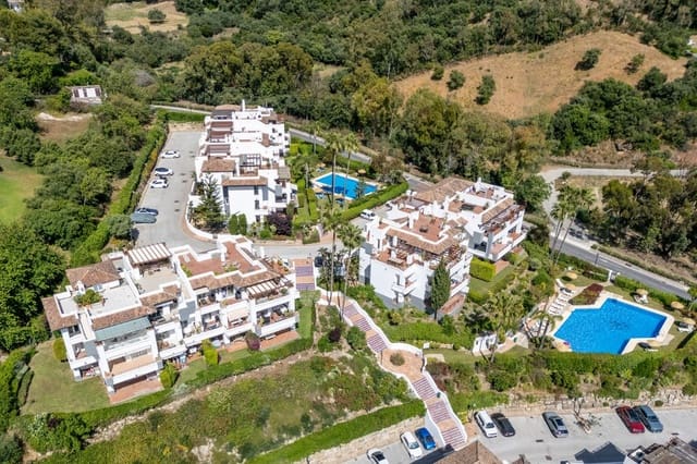 2 sovrum Lägenhet till salu i Los Arqueros, Benahavís med pool garage - 475 000 € (Ref: 9865479)