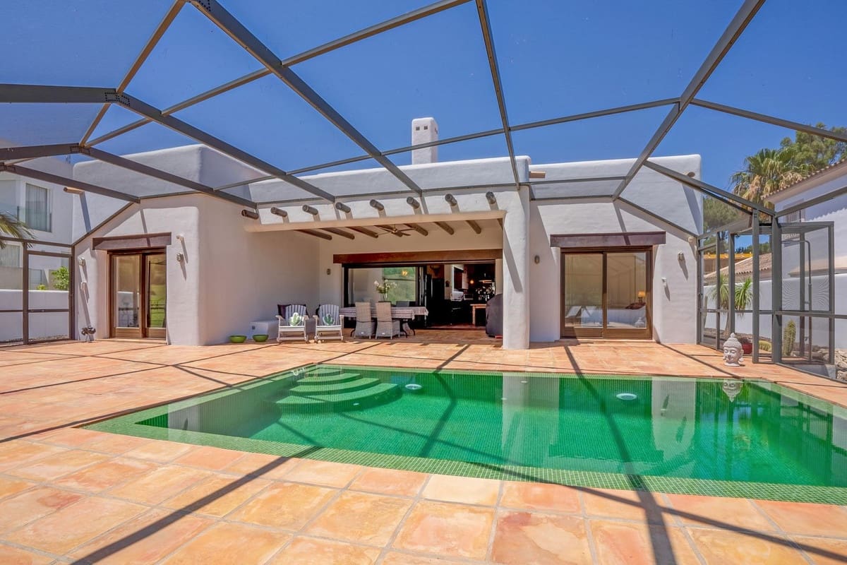 3 sypialnia Willa na sprzedaż w Mijas Golf z basenem garażem - 1 195 000 € (Ref: 9865480)