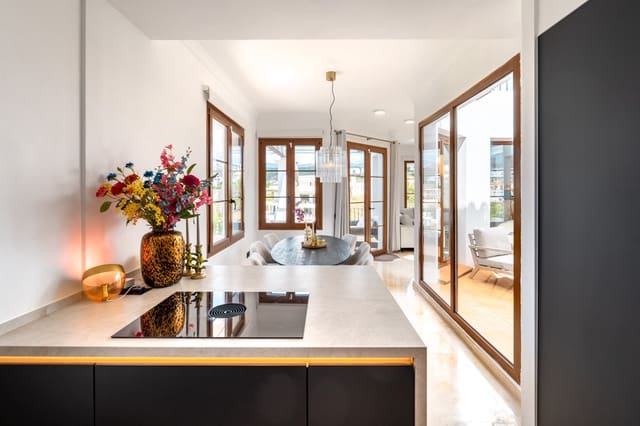 4 soverom Rekkehus til salgs i Estepona med svømmebasseng garasje - € 1 425 000 (Ref: 9865483)