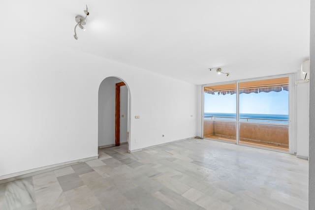 3 bedroom Apartment for sale in Estepona with garage - € 749,000 (Ref: 9865484)