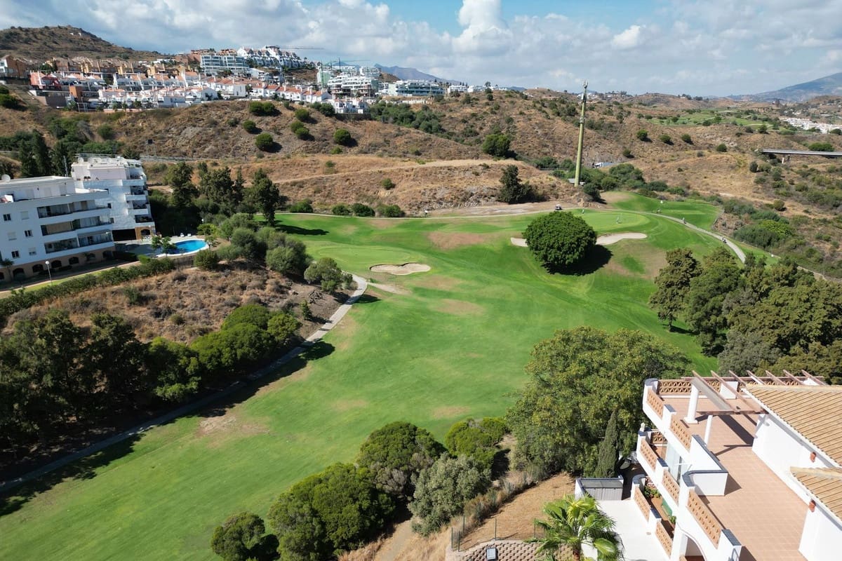 2 chambre Appartement à vendre à Riviera del Sol avec piscine garage - 399 000 € (Ref: 9869651)