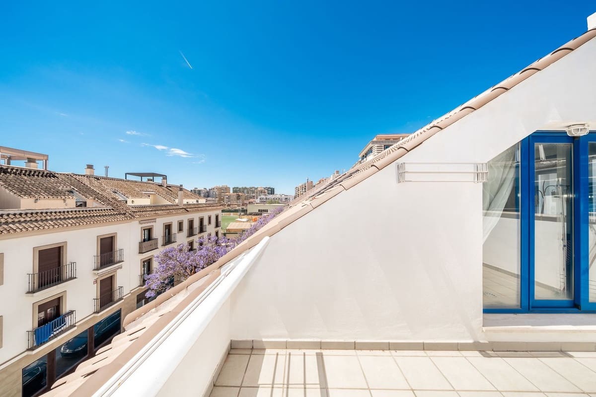 2 sypialnia Penthouse na sprzedaż w Fuengirola z garażem - 421 000 € (Ref: 9869652)