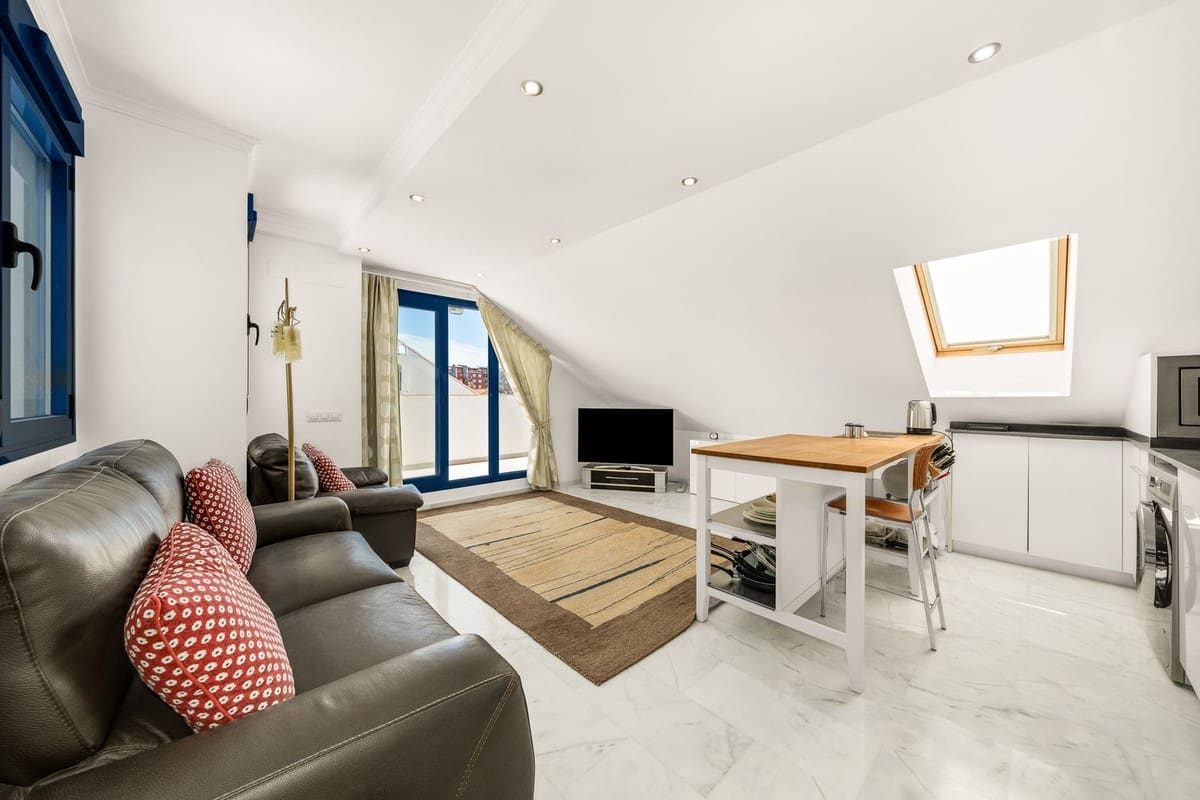 2 sypialnia Penthouse na sprzedaż w Fuengirola z garażem - 421 000 € (Ref: 9869652)