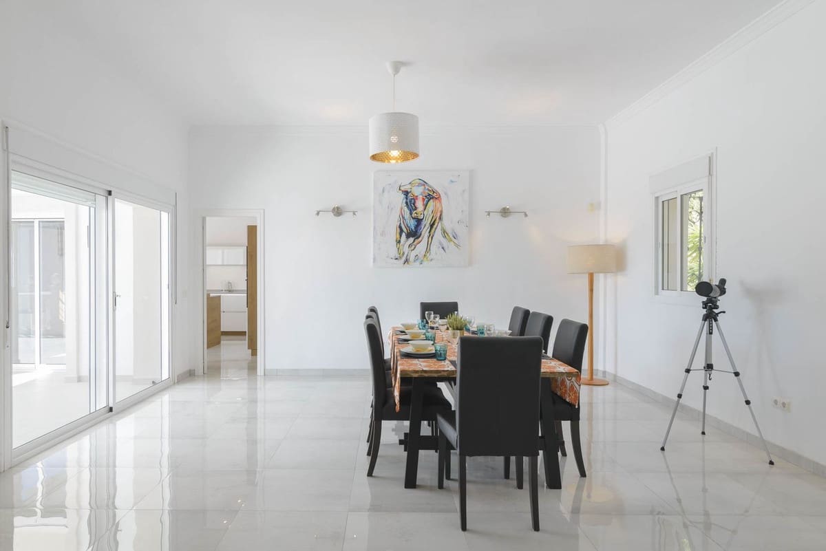 Pareado de 4 habitaciones en Mijas en venta con piscina garaje - 1.075.000 € (Ref: 9869653)