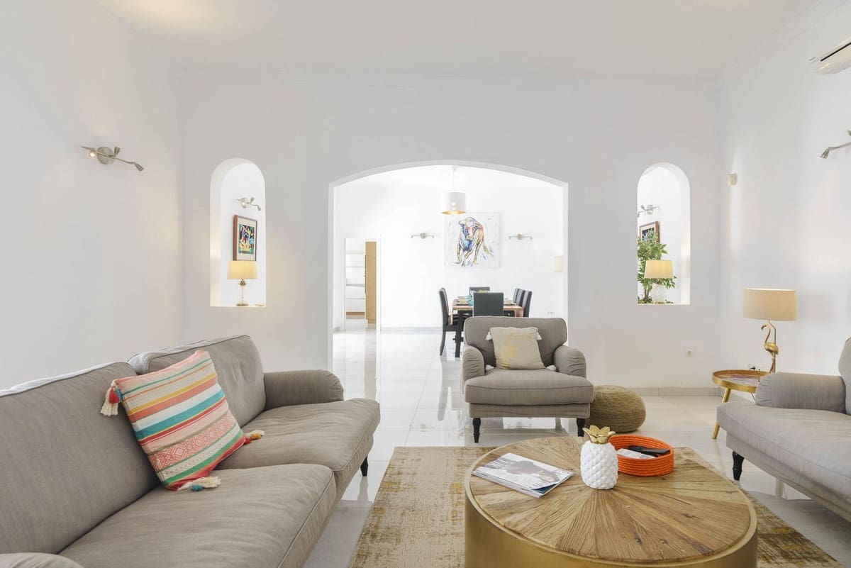 Pareado de 4 habitaciones en Mijas en venta con piscina garaje - 1.075.000 € (Ref: 9869653)