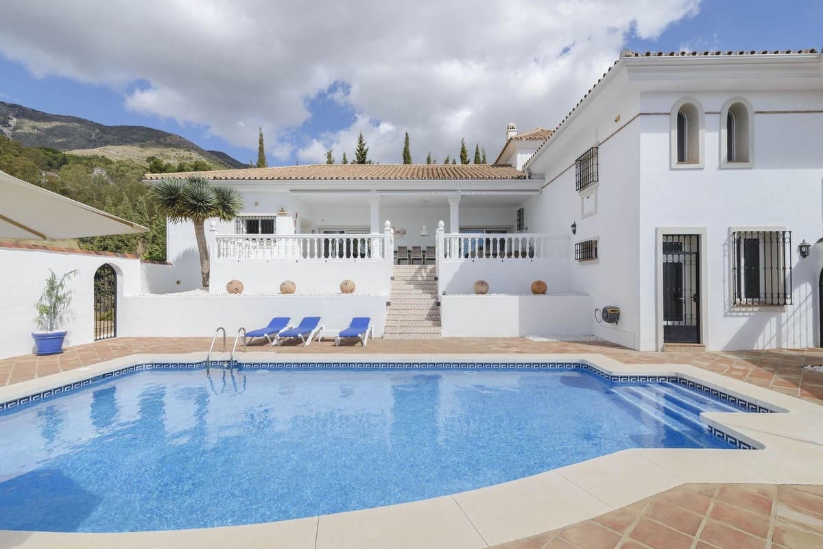 Pareado de 4 habitaciones en Mijas en venta con piscina garaje - 1.075.000 € (Ref: 9869653)