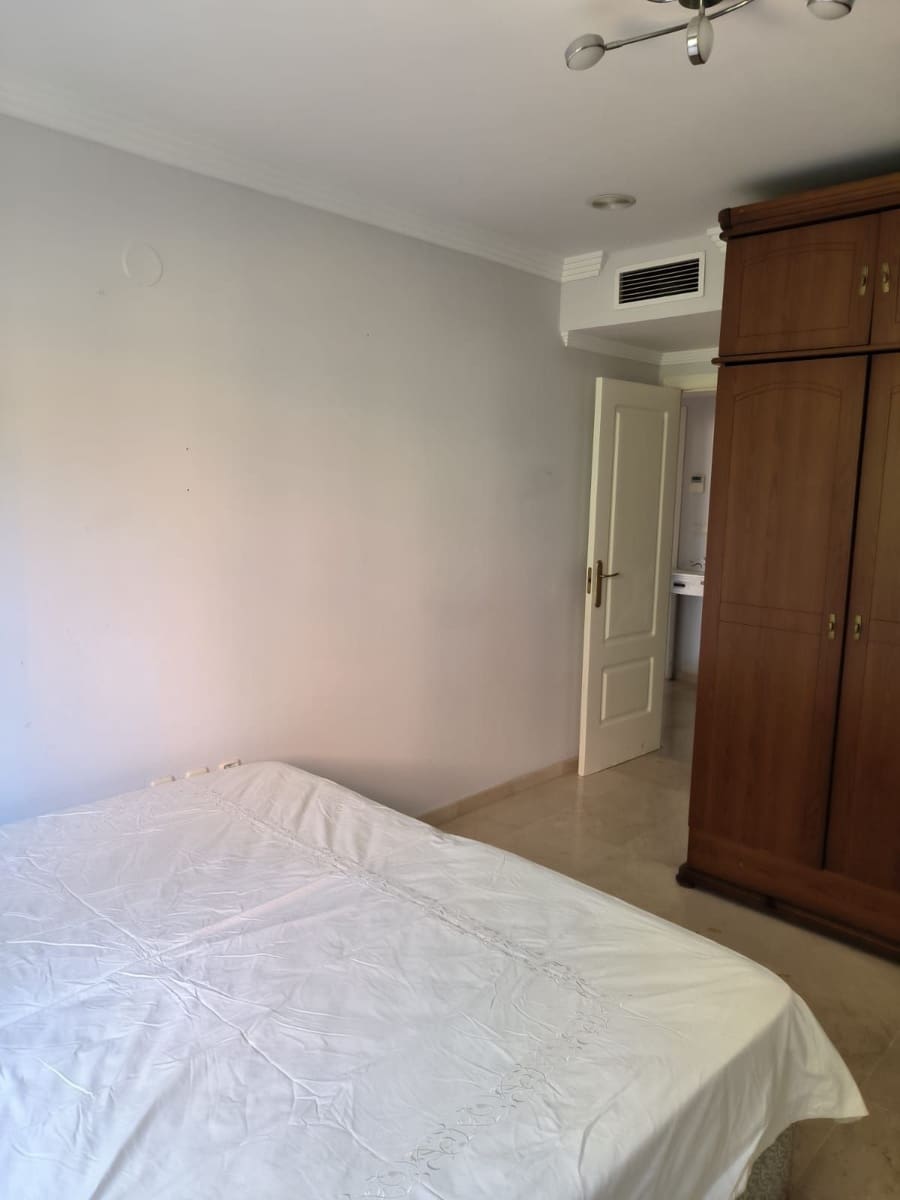 2 makuuhuone Huoneisto myytävänä paikassa Marbella mukana uima-altaan 
autotalli - 437 000 € (Ref: 9872057)