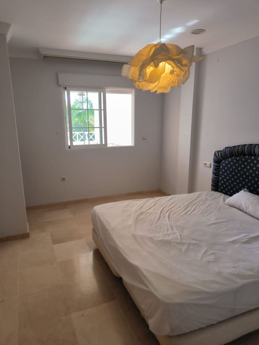 2 makuuhuone Huoneisto myytävänä paikassa Marbella mukana uima-altaan 
autotalli - 437 000 € (Ref: 9872057)