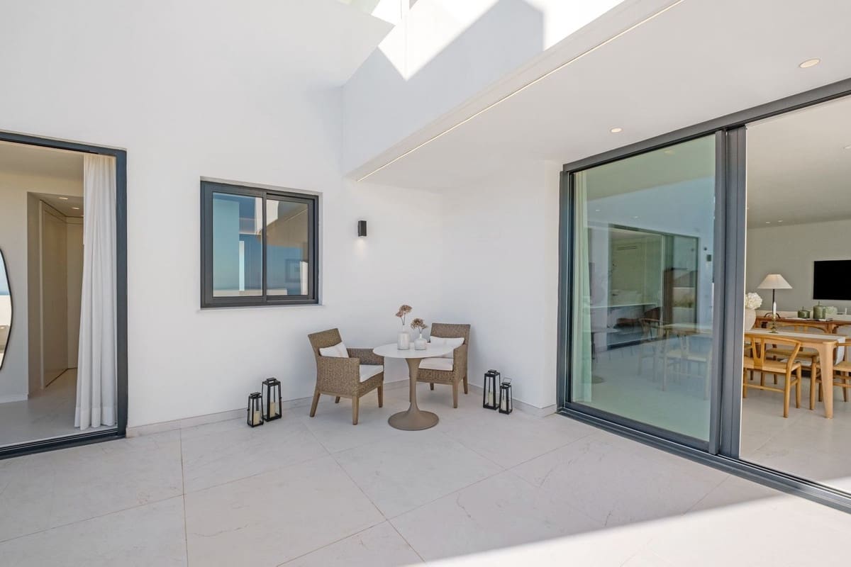3 chambre Penthouse à vendre à Ojen avec piscine garage - 2 299 000 € (Ref: 9872058)