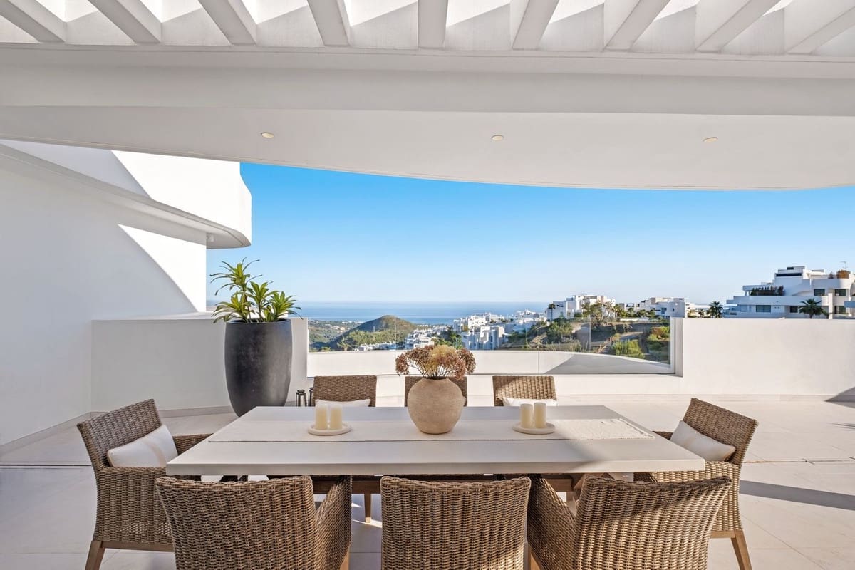 3 chambre Penthouse à vendre à Ojen avec piscine garage - 2 299 000 € (Ref: 9872058)