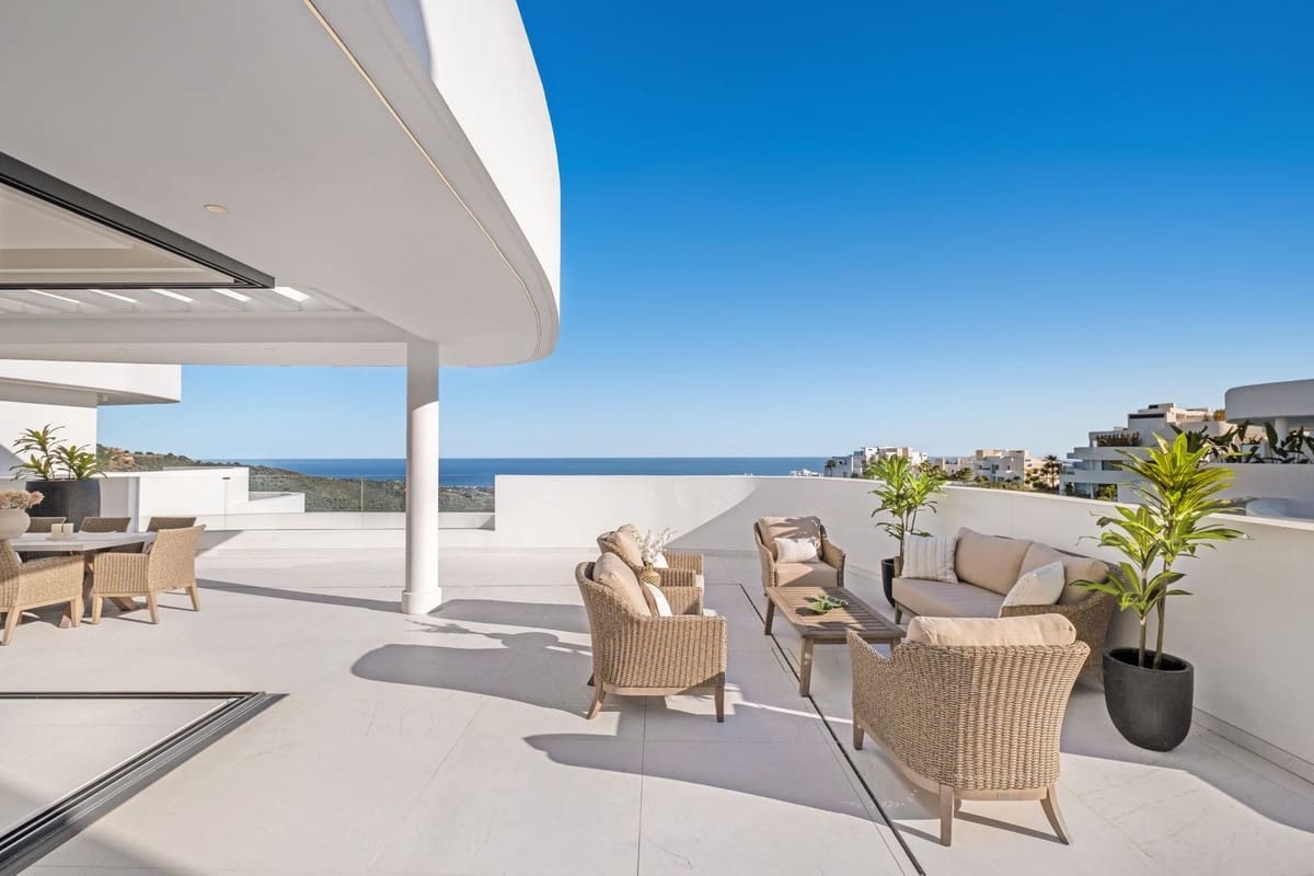 3 chambre Penthouse à vendre à Ojen avec piscine garage - 2 299 000 € (Ref: 9872058)