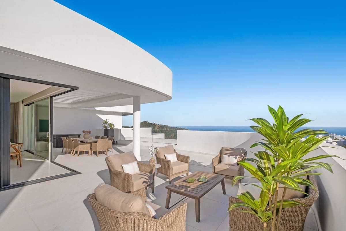 3 chambre Penthouse à vendre à Ojen avec piscine garage - 2 299 000 € (Ref: 9872058)
