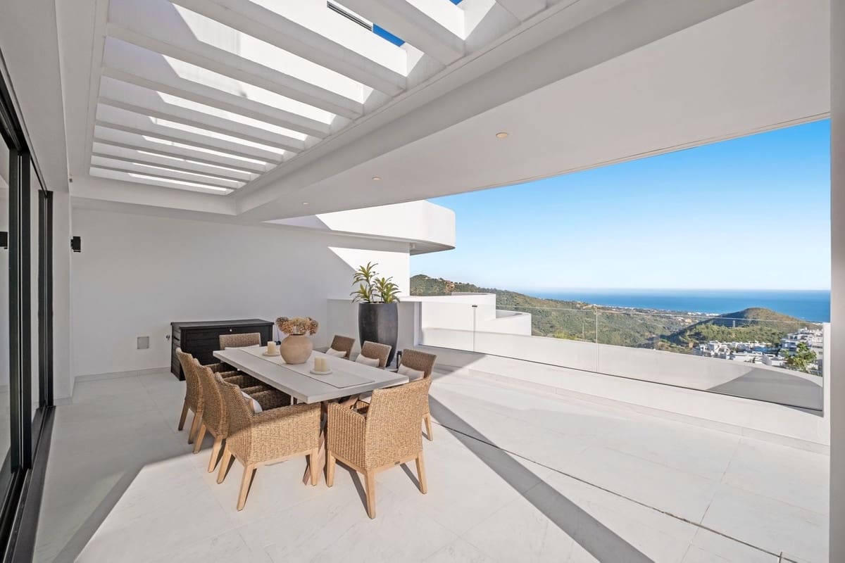 3 chambre Penthouse à vendre à Ojen avec piscine garage - 2 299 000 € (Ref: 9872058)