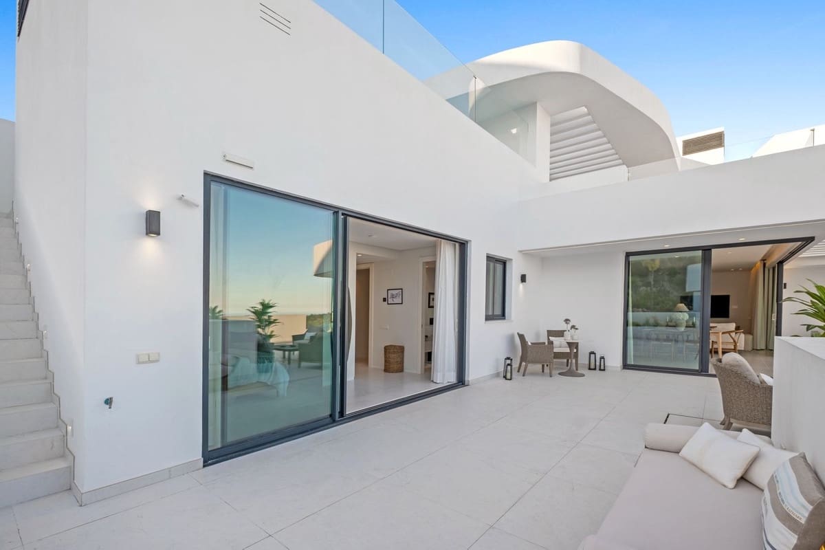 3 chambre Penthouse à vendre à Ojen avec piscine garage - 2 299 000 € (Ref: 9872058)