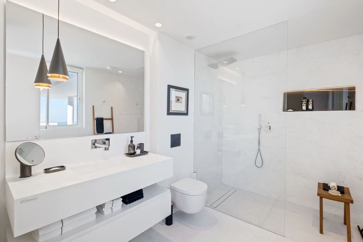 3 chambre Penthouse à vendre à Ojen avec piscine garage - 2 299 000 € (Ref: 9872058)