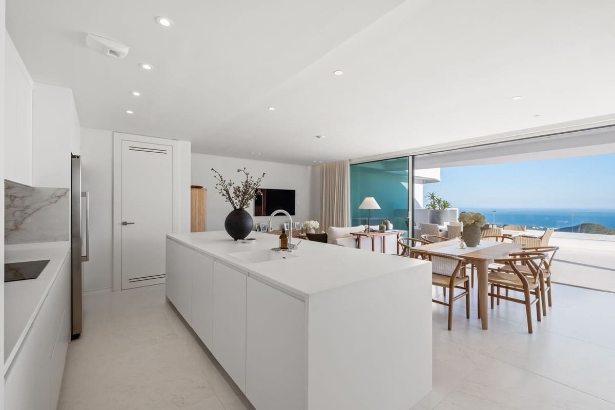 3 chambre Penthouse à vendre à Ojen avec piscine garage - 2 299 000 € (Ref: 9872058)