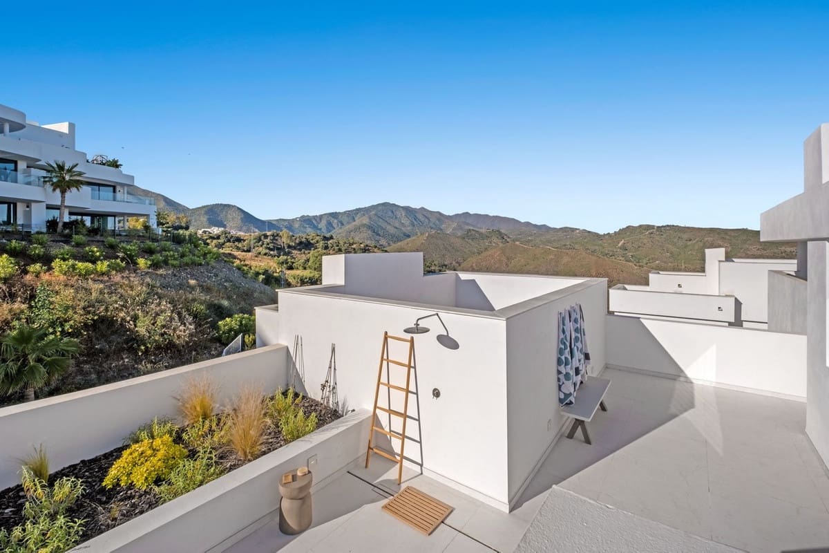 3 chambre Penthouse à vendre à Ojen avec piscine garage - 2 299 000 € (Ref: 9872058)