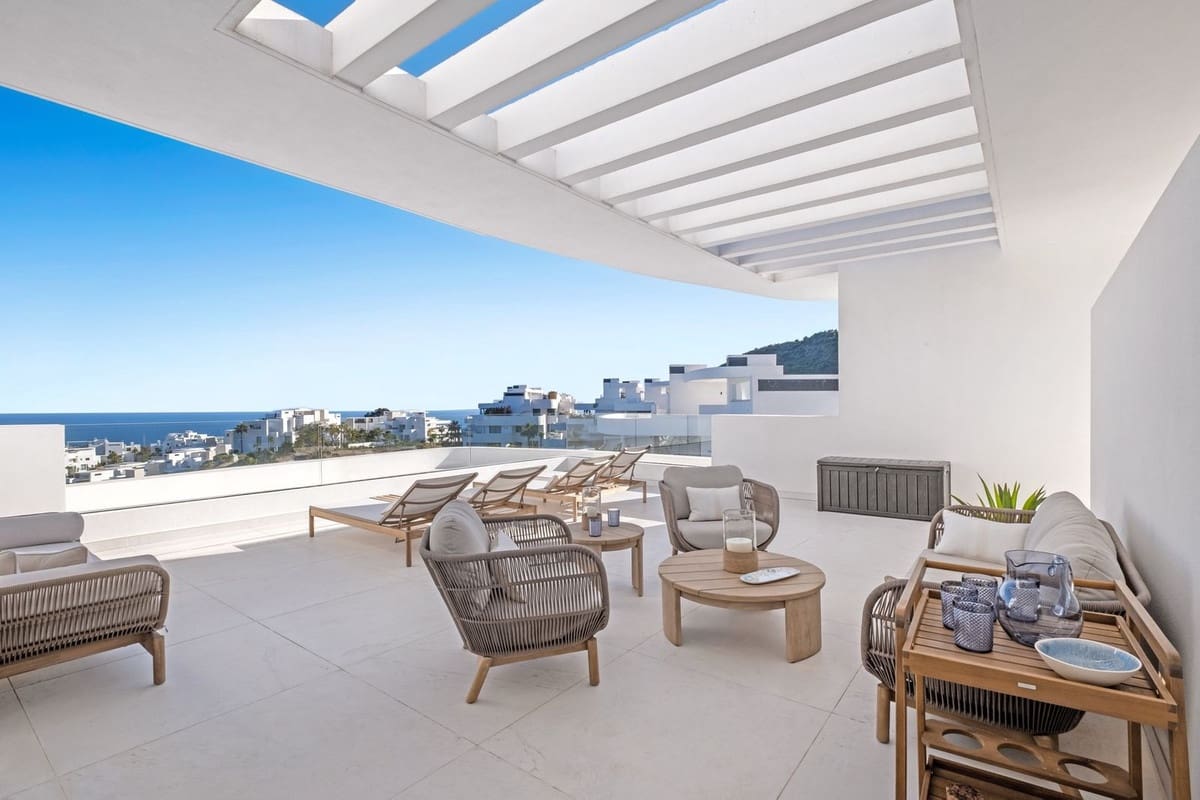 3 chambre Penthouse à vendre à Ojen avec piscine garage - 2 299 000 € (Ref: 9872058)