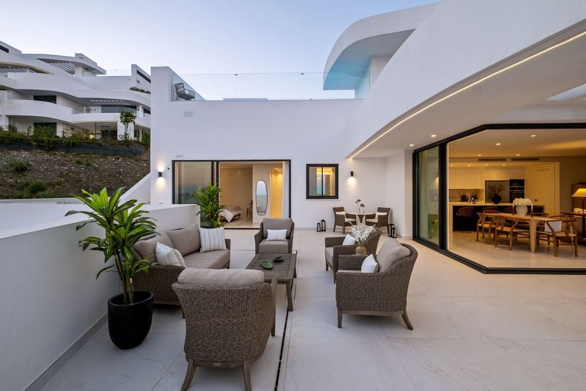3 chambre Penthouse à vendre à Ojen avec piscine garage - 2 299 000 € (Ref: 9872058)