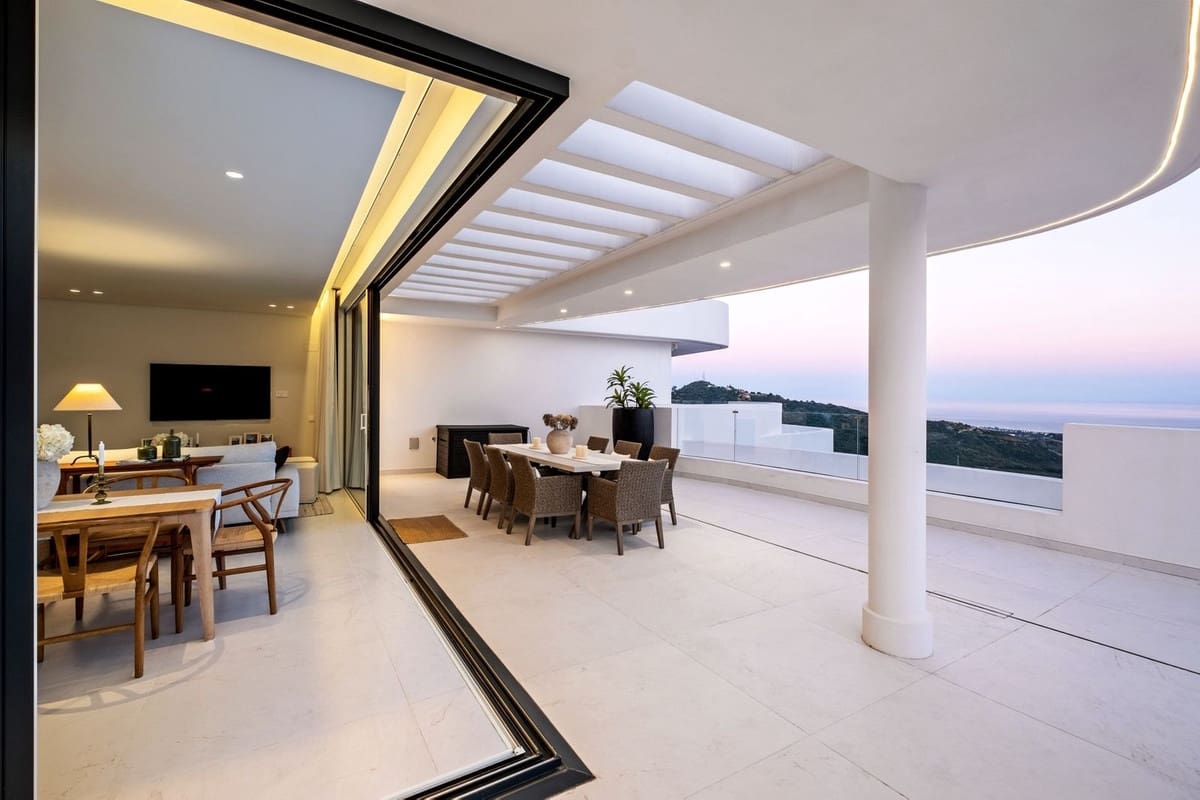 3 chambre Penthouse à vendre à Ojen avec piscine garage - 2 299 000 € (Ref: 9872058)
