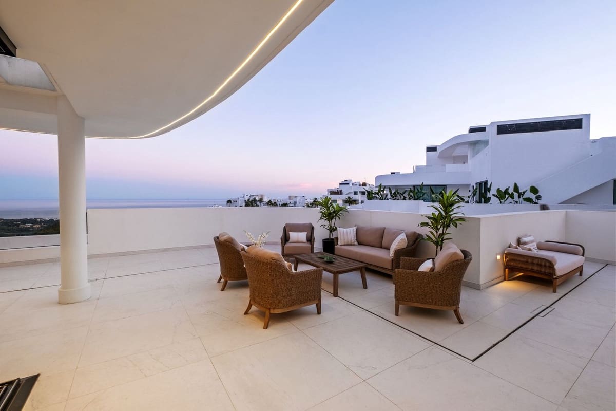 3 chambre Penthouse à vendre à Ojen avec piscine garage - 2 299 000 € (Ref: 9872058)