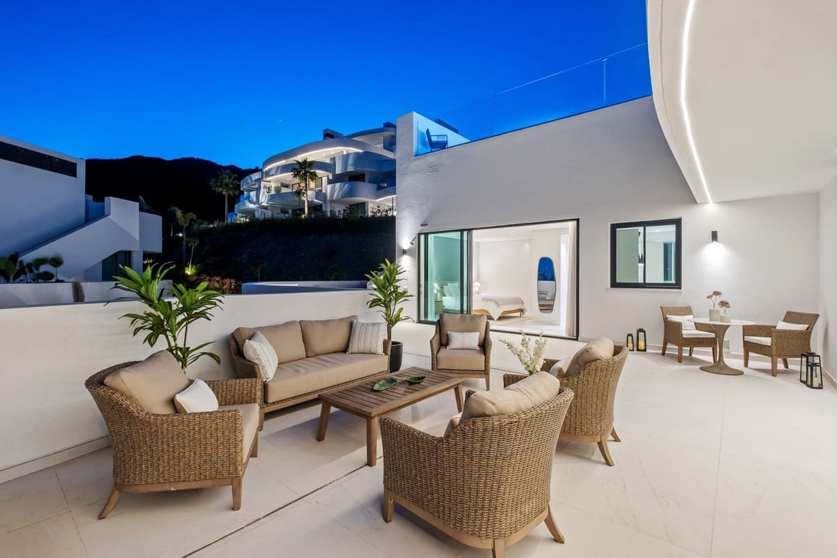 3 chambre Penthouse à vendre à Ojen avec piscine garage - 2 299 000 € (Ref: 9872058)