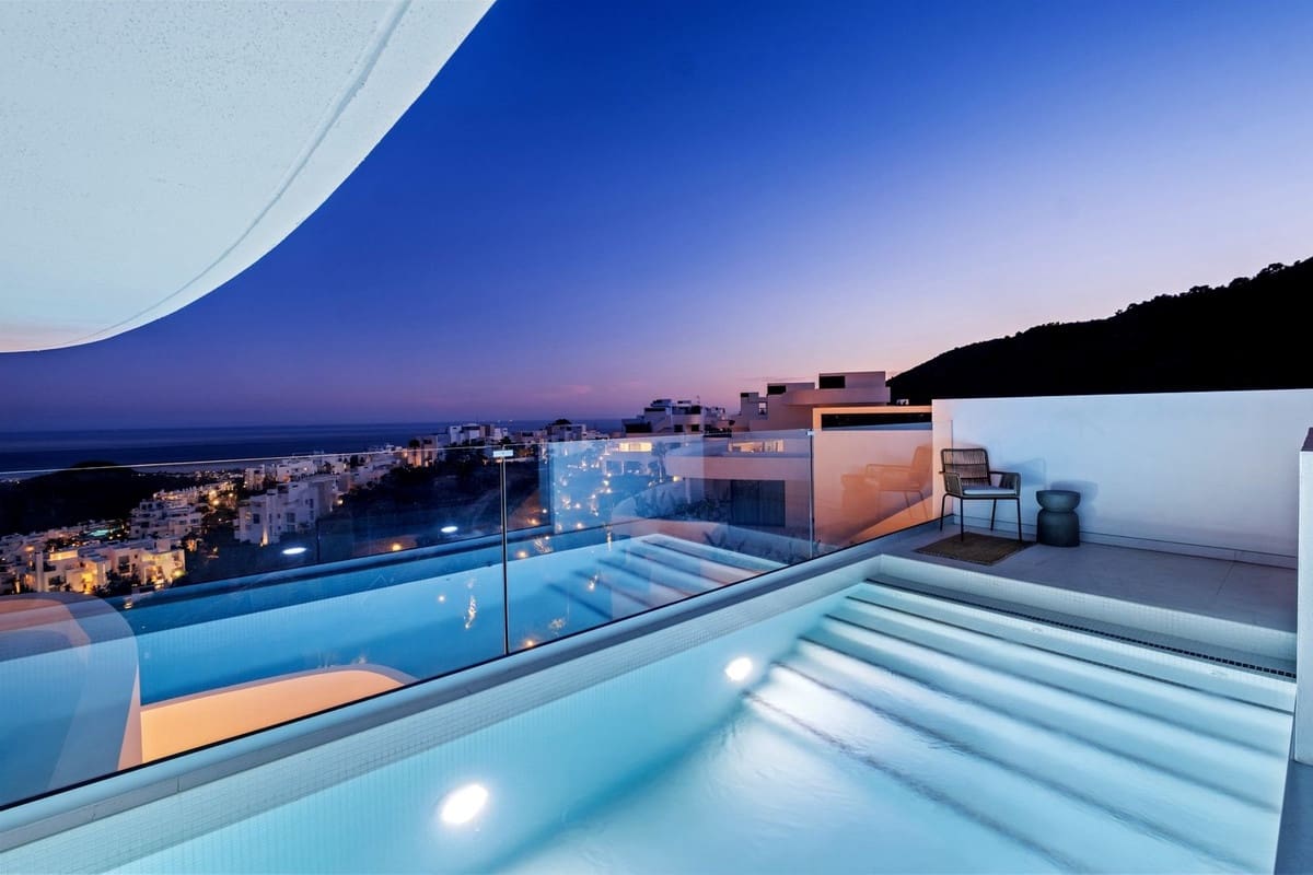 3 chambre Penthouse à vendre à Ojen avec piscine garage - 2 299 000 € (Ref: 9872058)