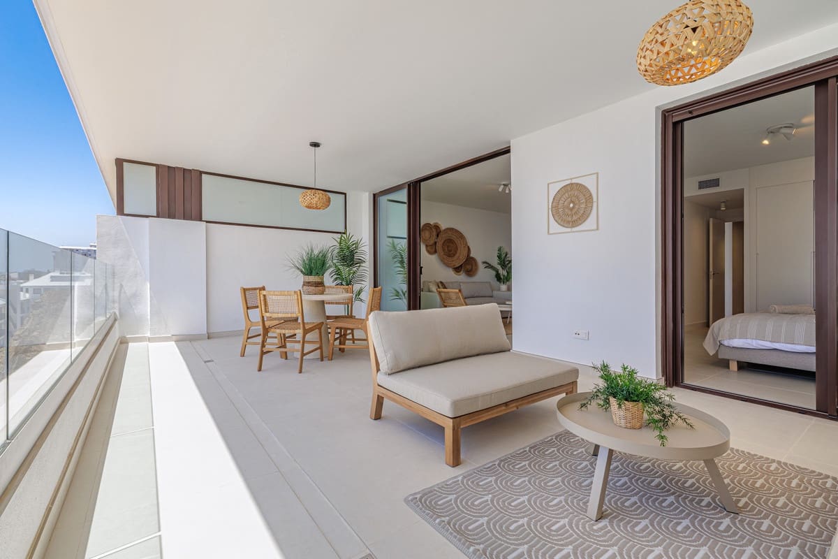 2 soverom Leilighet til salgs i Fuengirola med svømmebasseng garasje - € 595 000 (Ref: 9877424)