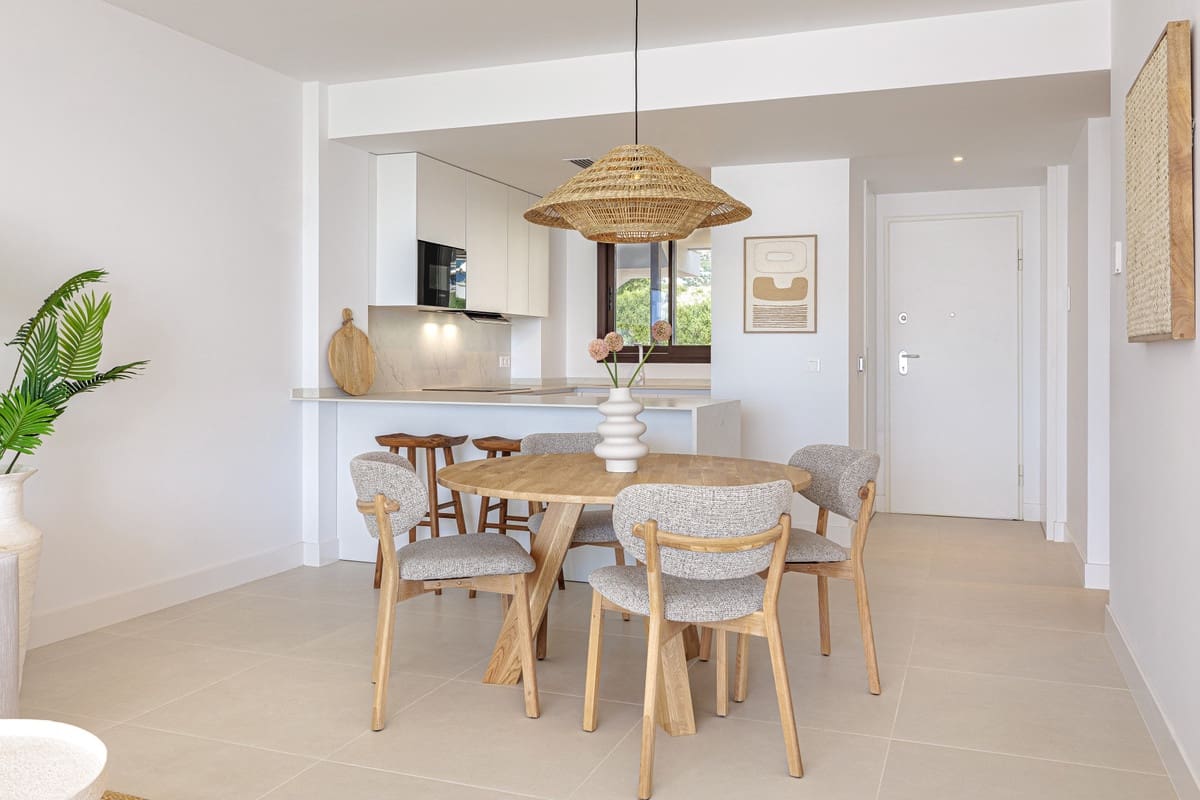 2 soverom Leilighet til salgs i Fuengirola med svømmebasseng garasje - € 595 000 (Ref: 9877424)