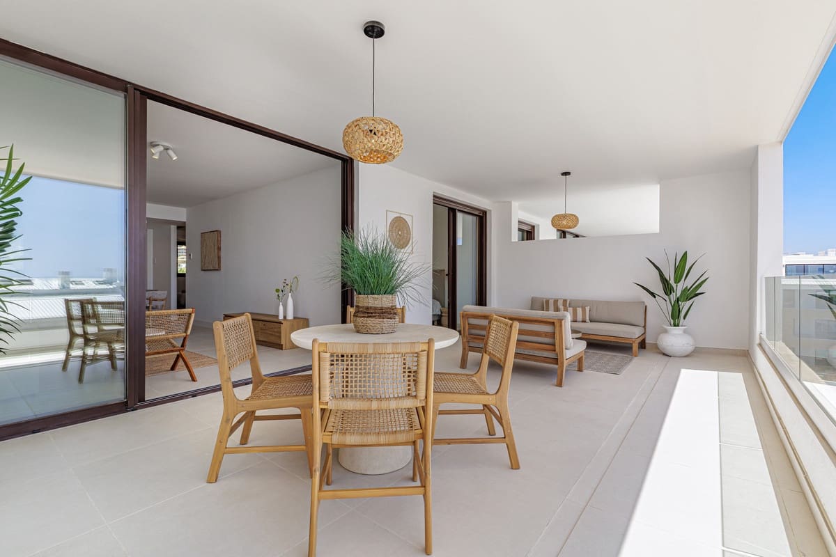 2 soverom Leilighet til salgs i Fuengirola med svømmebasseng garasje - € 595 000 (Ref: 9877424)