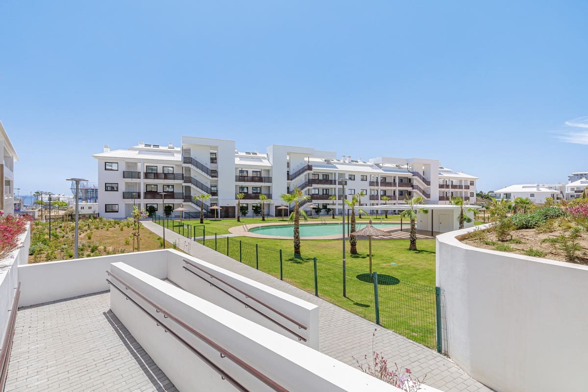 2 soverom Leilighet til salgs i Fuengirola med svømmebasseng garasje - € 595 000 (Ref: 9877424)