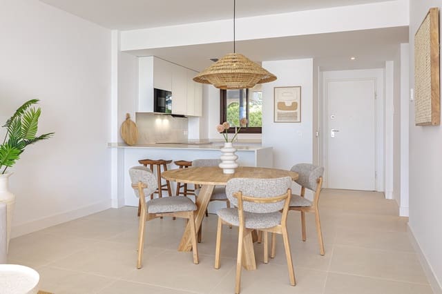 2 soverom Leilighet til salgs i Fuengirola med svømmebasseng garasje - € 595 000 (Ref: 9877424)