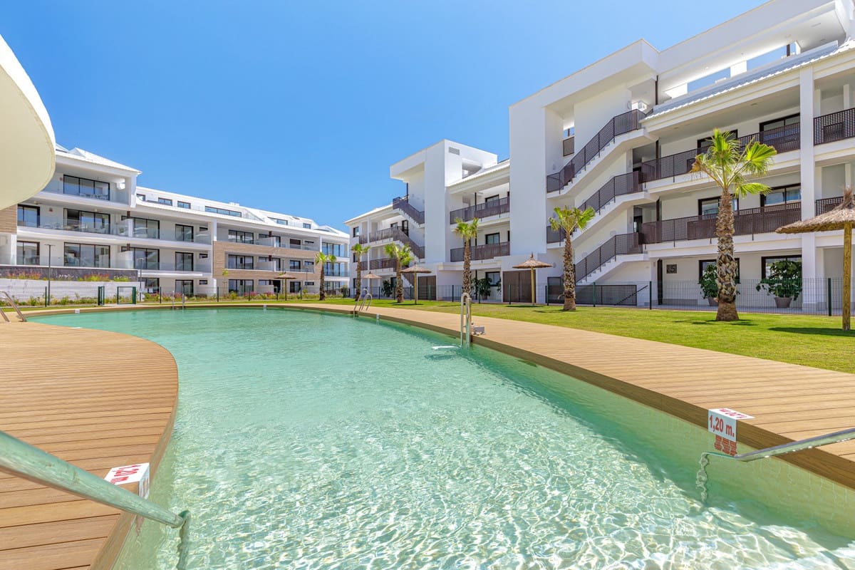 2 soverom Leilighet til salgs i Fuengirola med svømmebasseng garasje - € 595 000 (Ref: 9877424)