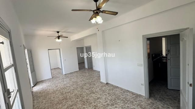 3 makuuhuone Huoneisto myytävänä paikassa Estepona - 439 000 € (Ref: 9877429)