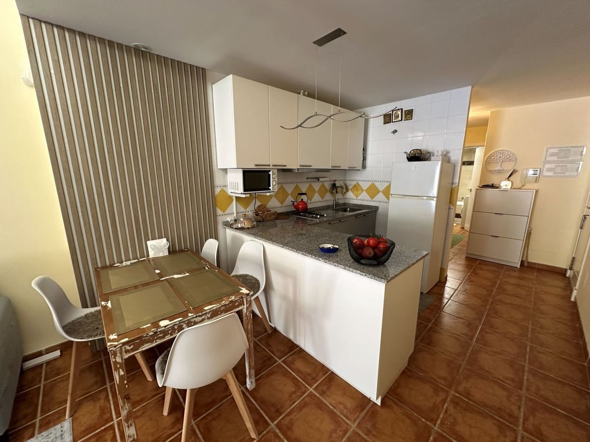 Appartement à vendre à Benahavis avec piscine garage - 250 000 € (Ref: 9877430)