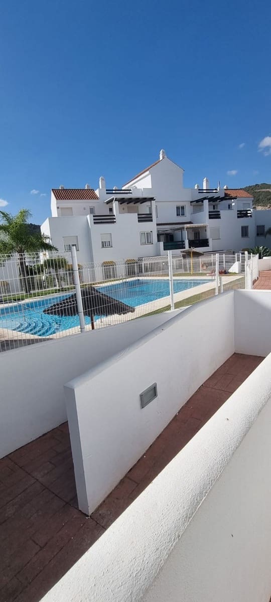 2 quarto Apartamento para venda em Estepona com piscina garagem - 270 000 € (Ref: 9877434)