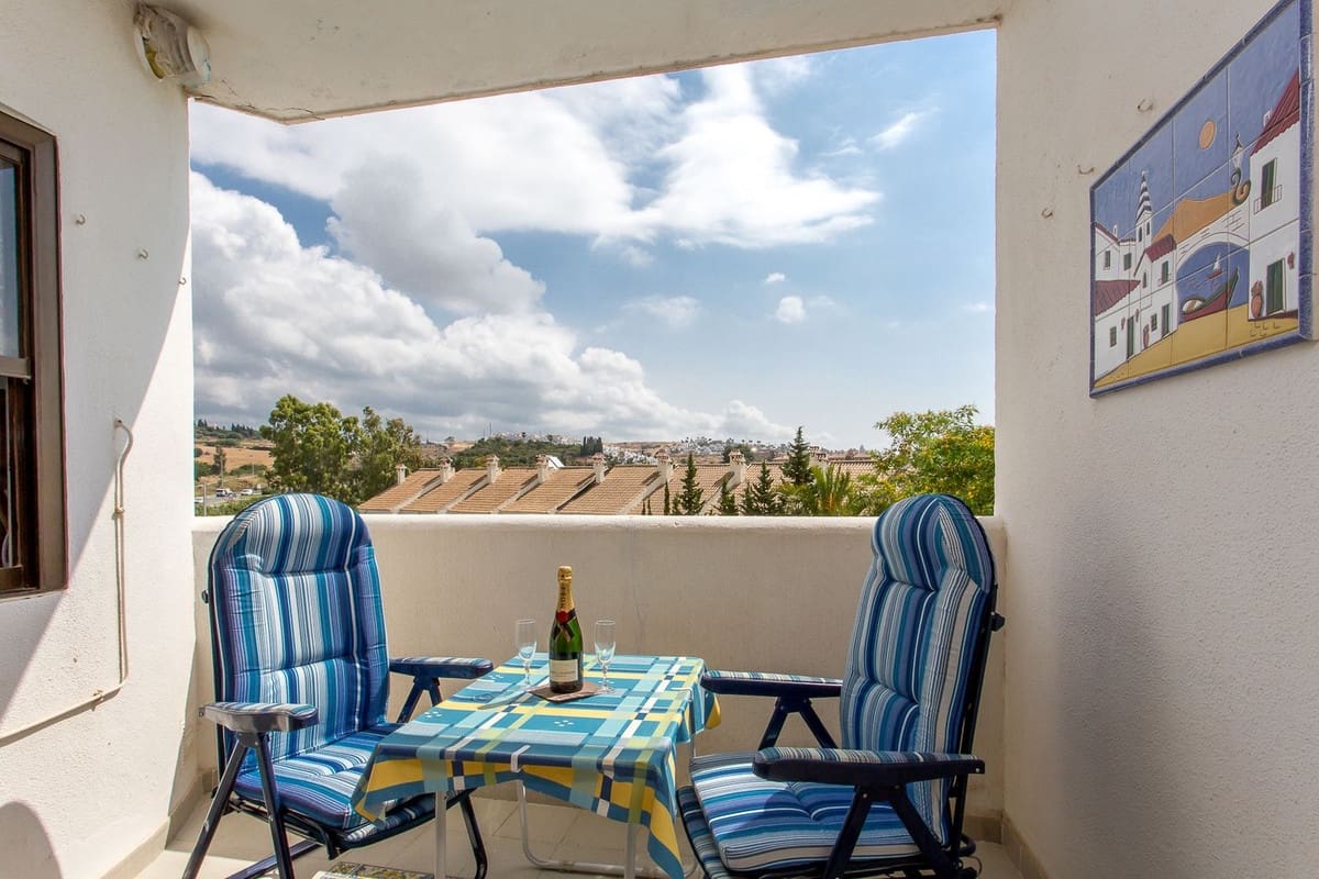 2 Zimmer Apartment zu verkaufen in Estepona mit Pool Garage - 335.000 € (Ref: 9890641)