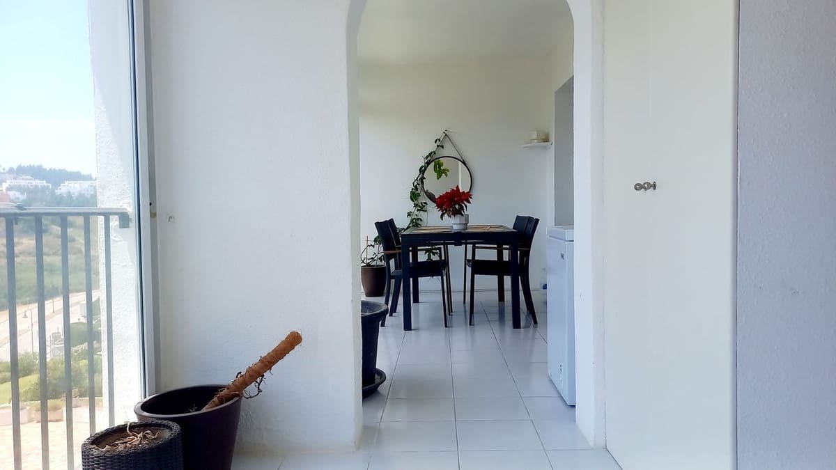 2 slaapkamer Appartement te koop in El Faro met zwembad garage - € 359.000 (Ref: 9891022)