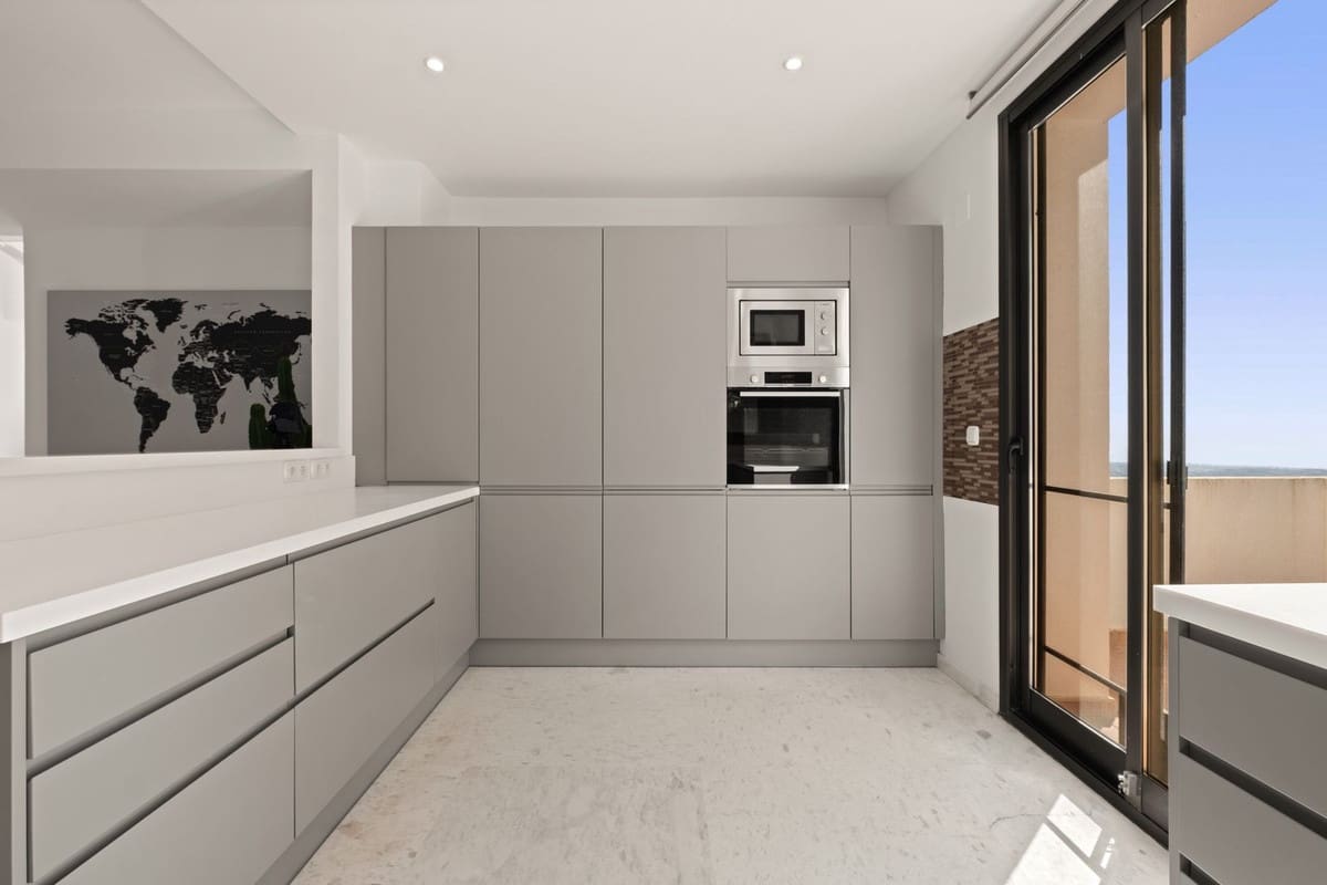 2 sypialnia Penthouse na sprzedaż w La Mairena z basenem garażem - 635 000 € (Ref: 9893043)