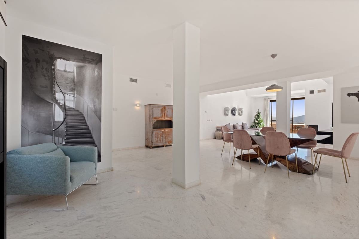 2 sypialnia Penthouse na sprzedaż w La Mairena z basenem garażem - 635 000 € (Ref: 9893043)
